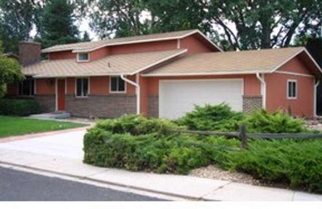 Lovely Lafayette 5 Bedroom, 3 Bath Home on Corner lot - 1412 Centaur Circle, Lafayette, CO 80026
