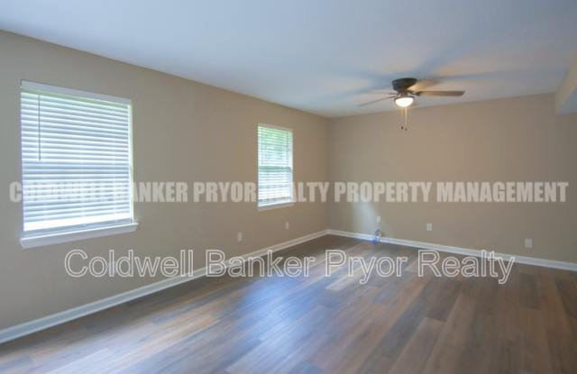 5824 Moody Sawyer Road - A Gallery 4