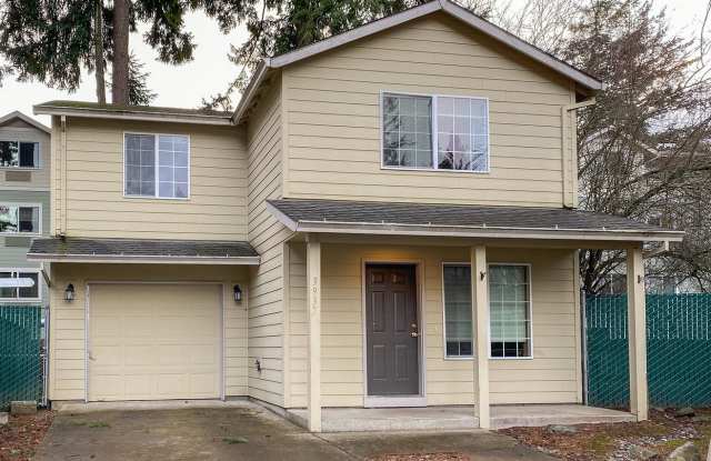 Lovely 3 Bedroom + 2.5 Bath House in SE Portland!! Private Backyard, Attached Garage! - 3937 Southeast 117th Place, Portland, OR 97266