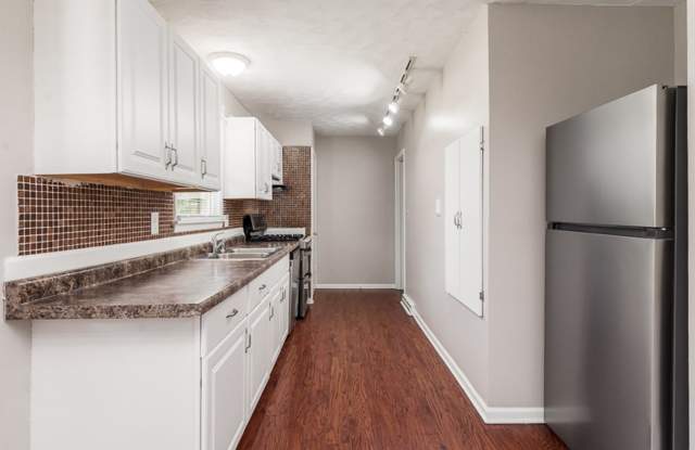 Three Bedroom Two Bathroom Home with Fenced Yard $2,195.00 Gallery 4
