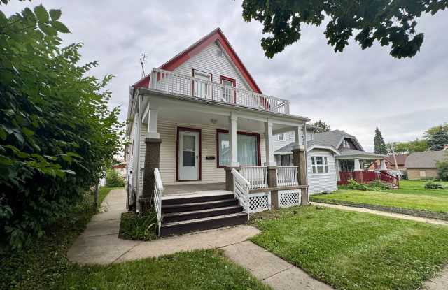13th - 3935-3935A N Gallery 2