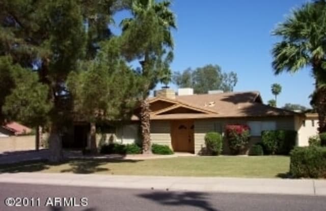 2130 E LAWRENCE Road - 2130 East Lawrence Road, Phoenix, AZ 85016