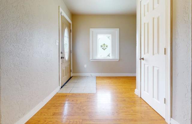 1730 Northwest Ash Avenue photos photos