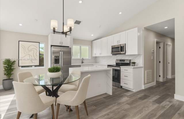 6120 SW 63rd St photos photos