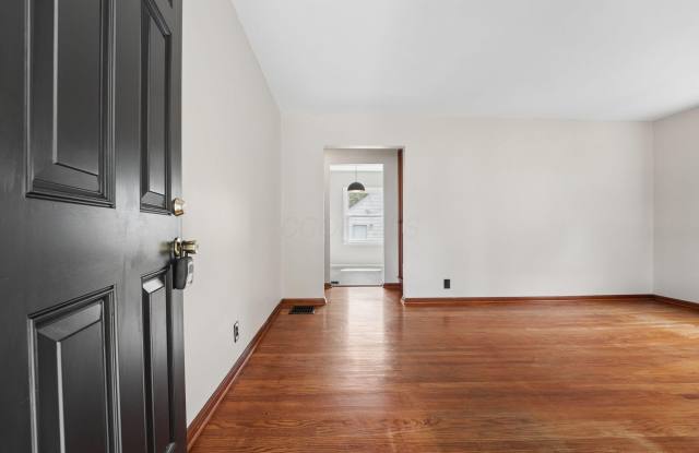 375 E Royal Forest Boulevard Gallery 4