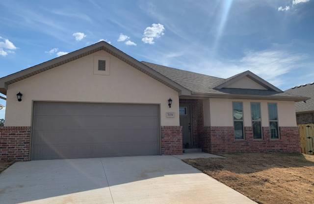 Modern 3-Bedroom Home with Open Floor Plan, Covered Patio & Fenced Yard in Centerton! **Promotion Available** Gallery 4
