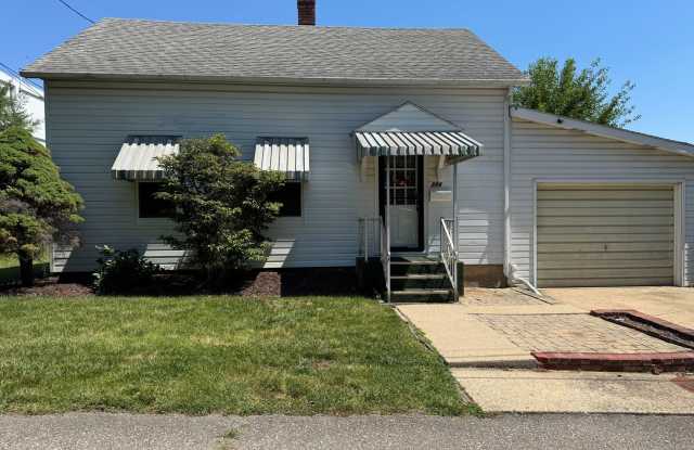 Nice location within walking distance to downtown Harrisonburg! photos photos