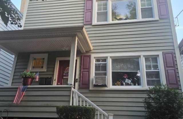 293 Burgess Pl Gallery 1