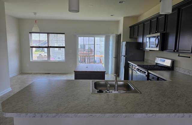 243 CROFTON COURT photos photos