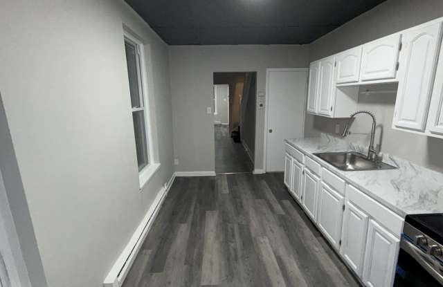 3 Bedroom 1 Bath Single Family Home Gallery 3