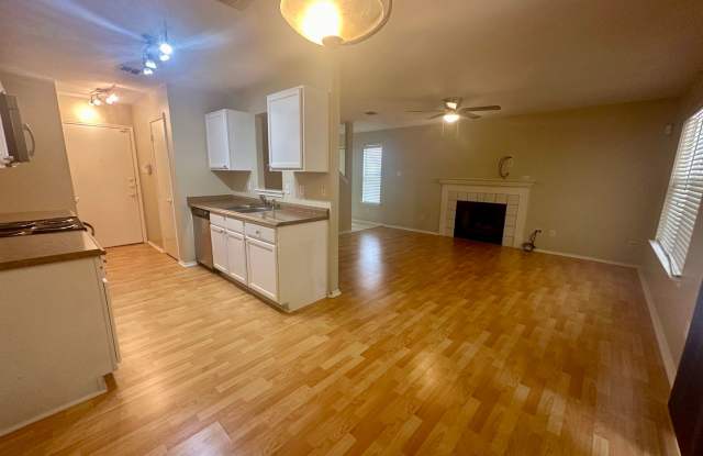 FALL INTO A NEW HOME WITH OUR MOVE-IN SPECIALS! photos photos
