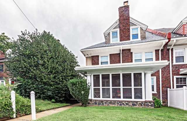 2 bedroom, 1 bathroom apartment - City of Wilmington Gallery 1