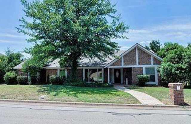 1308 Crowley Road - 1308 Crowley Road, Arlington, TX 76012
