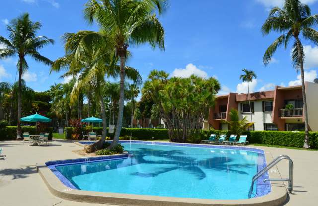 Pinecrest Duplex photos photos