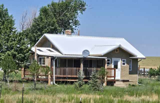 2 Bedroom Ranch home- HORSES ALLOWED - 18620 Oil Well Road, El Paso County, CO 80832