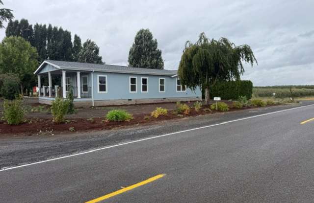 3-Bedroom, 2-Bath Home with Central A/C in Peaceful Independence Setting Gallery 1