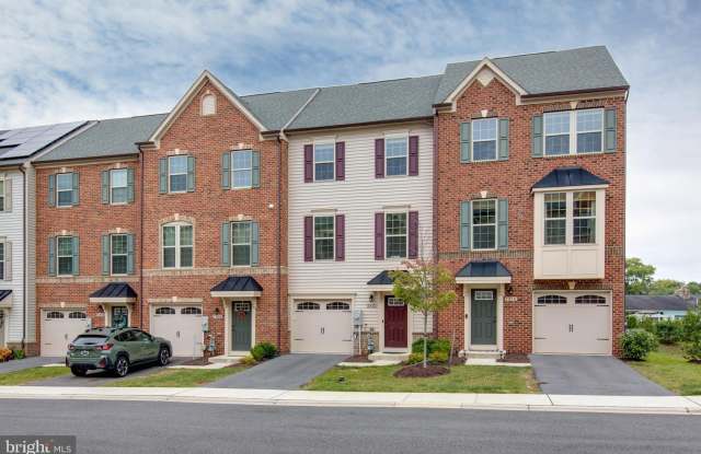7912 N GLADDEN FARM Way Gallery 2