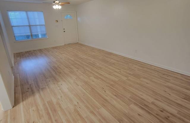 1100 Greentree Court Gallery 3