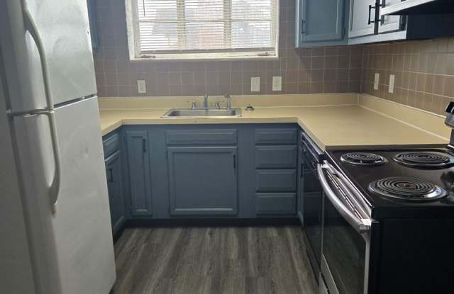 3 bedrooms, 1.5 bathrooms. photos photos