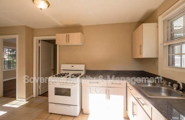 1801 Oakmont Dr NW photos photos