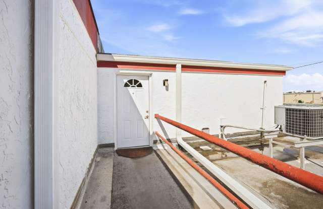 Modern 1BR Apartment | Updated Features & Great Location Gallery 4