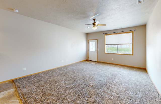 2 Bedroom Condo! Gallery 4