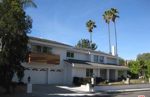 2471 VENUS Drive - 2471 Venus Drive, Los Angeles, CA 90046