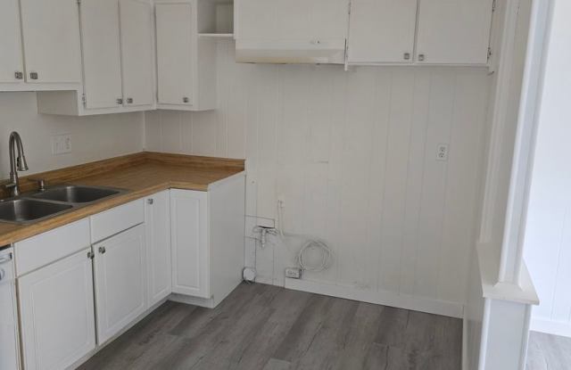 Beautiful West Side Located $950.00 2 Bedroom 1 Bathroom Gallery 4