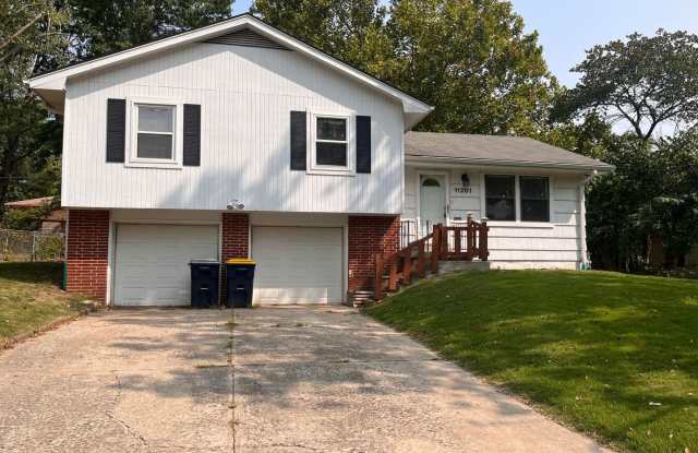 Multi - Level, Updated 3 bed/2bath home in Kansas City, MO!!!! - 11201 Norton Avenue, Kansas City, MO 64137