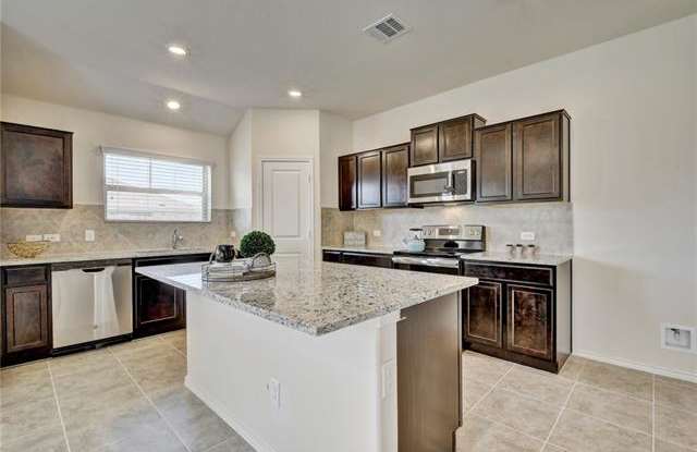 812 Hillrose DR Gallery 3