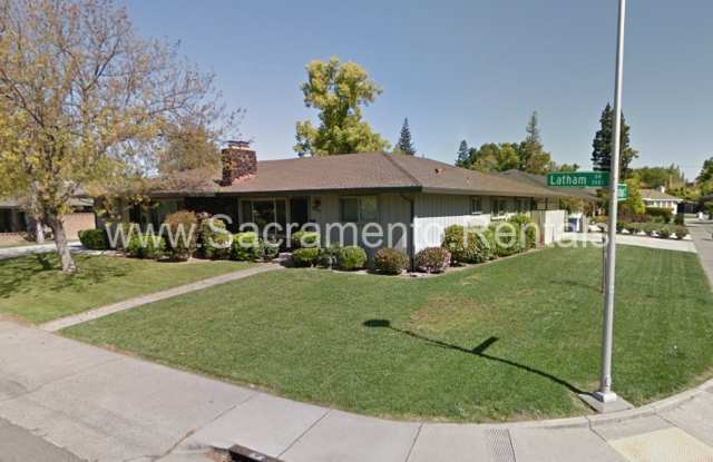 Wonderful Sierra Oaks 3bd/2ba Duplex with 2 Car Garage photos photos