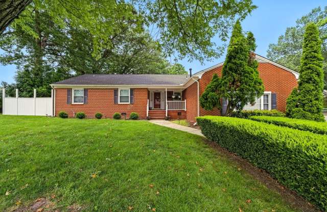 Beautifully Updated 5-Bedroom Brick Ranch on a Corner Lot photos photos Beautifully Updated 5-Bedroom Brick Ranch on a Corner Lot photos photos