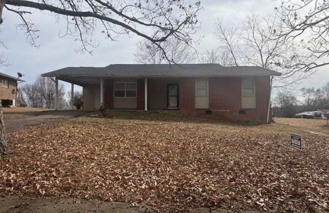 Knoxville 37915 - 4 bedroom 2 bath - call Howard Grower 865-705-0969 photos photos