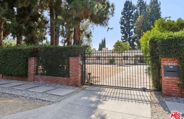 6727 Orion Ave photos photos