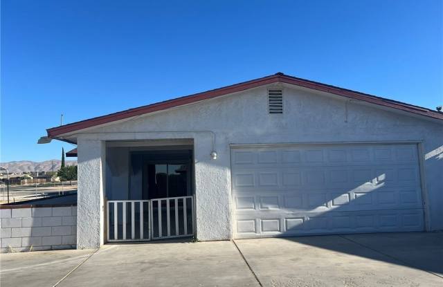 13060 Kiowa Road - 13060 Kiowa Road, Apple Valley, CA 92308