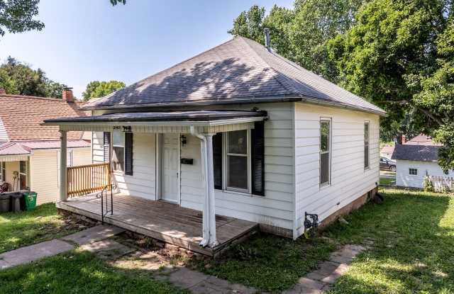 Remodeled 2-Bedroom Bungalow with Detached Garage & Large Backyard photos photos