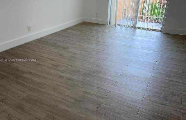 18101 NW 68th Ave photos photos