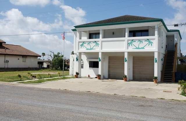 829 Yturria St. photos photos