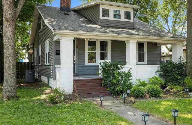 2015 E Blackford Ave - 2015 East Blackford Avenue, Evansville, IN 47714