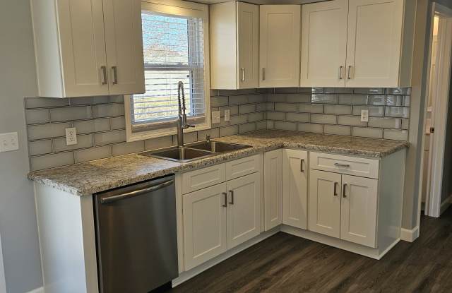 5604 1/2 Madrid Dr photos photos