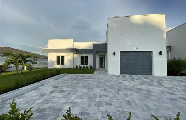 23 NE 16th Place photos photos