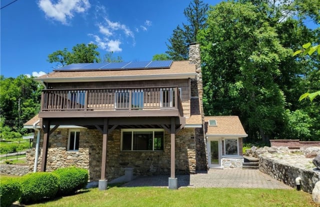 8 Miles Lane - 8 Miles Lane, Fort Montgomery, NY 10922
