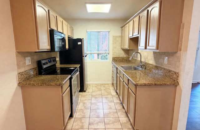 For Rent - 2 Bedroom 1.5 Bath, Private Yard - Move In Special Gallery 1
