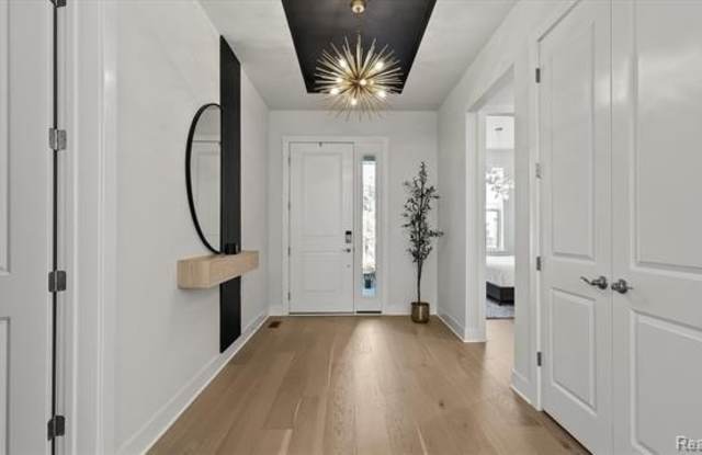 7679 Larchwood Drive Gallery 2
