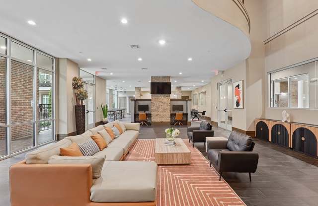 District at Washington Gallery 4