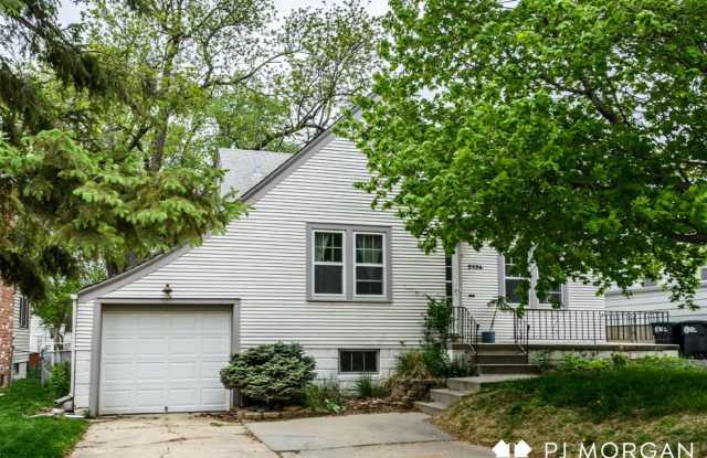 2 bedroom, 1.5 Bathroom House Available Immediately photos photos