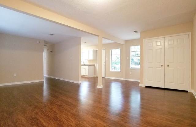 4114 Clover St. Gallery 4