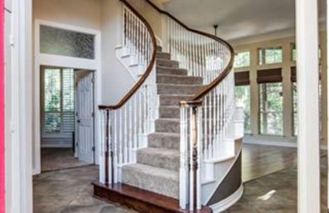 2816 Glen Ellen Drive Gallery 2