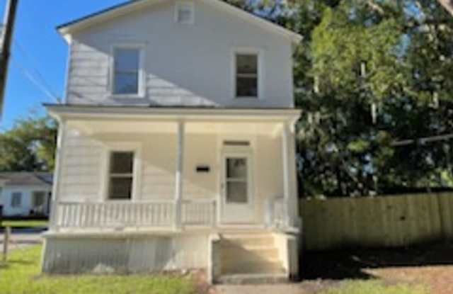 For Rent – Historic 3 Bed, 2 Bath Home Just 12 Minutes from Downtown Savannah! photos photos