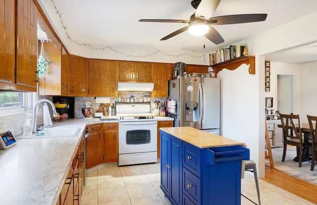 Spacious 4BR House in Shrewsbury Gallery 3